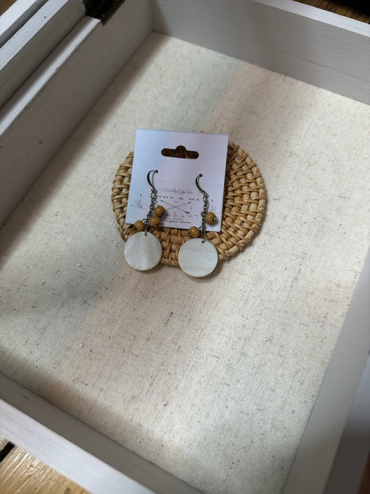 White Shell Rattan Earrings